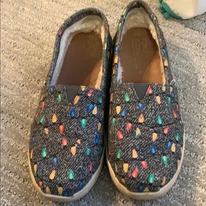 Youth 5.5/ women’s 8 Christmas Toms